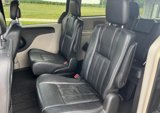 Used 2013 Chrysler Town & Country Touring image 5