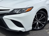 Used 2020 Toyota Camry SE image 2