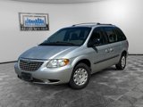 Used 2003 Chrysler Voyager LX image 2