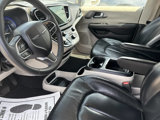 Used 2022 Chrysler Pacifica Touring-L image 2