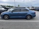 Used 2017 Volkswagen Jetta SE image 4