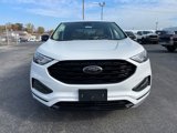 Used 2024 Ford Edge SE w/ Black Appearance Package image 3