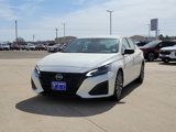 Used 2024 Nissan Altima 2.5 SV image 2