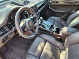 Certified 2022 Porsche Macan image 4