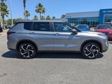 Used 2022 Mitsubishi Outlander SE image 3