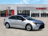 Used 2022 Toyota Corolla LE w/ LE Convenience Package image 2