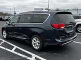 Used 2020 Chrysler Pacifica Limited image 2