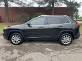 Used 2017 Jeep Cherokee Limited image 2