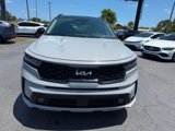 Used 2022 Kia Sorento EX w/ Panoramic Sunroof Package image 2