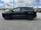 Used 2024 Ford Edge SE w/ Black Appearance Package image 4