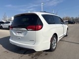 Used 2017 Chrysler Pacifica Limited w/ UConnect Theater Package image 5