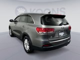 Used 2017 Kia Sorento LX w/ LX Convenience Package image 4