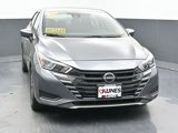 Used 2023 Nissan Versa SV image 3