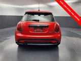 Used 2022 MINI Cooper 2-Door Hardtop image 4