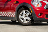 Used 2010 MINI Cooper Hardtop image 2
