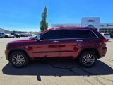 Used 2017 Jeep Grand Cherokee Limited w/ Luxury Group II image 2