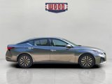 Used 2023 Nissan Altima 2.5 SV image 2
