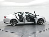 Used 2022 Chevrolet Malibu LT image 5