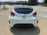 Used 2016 Hyundai Veloster image 3