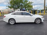 Used 2020 Chevrolet Malibu LT image 2