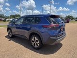 Used 2023 Nissan Rogue SV image 2