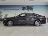 Used 2020 Lexus ES 300h w/ Premium Package image 2