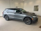 Used 2022 Volkswagen Tiguan SE w/ Panoramic Sunroof Package image 2