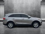 Used 2017 Kia Sorento LX w/ LX V6 Convenience Package image 4