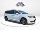 Used 2019 Chrysler Pacifica Touring-L Plus image 2