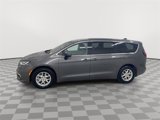 Used 2023 Chrysler Pacifica Touring-L image 6