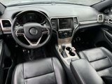 Used 2017 Jeep Grand Cherokee Overland image 2