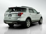 Used 2017 Ford Explorer XLT image 5