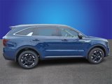 Used 2025 Kia Sorento S image 4