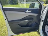 Used 2023 Volkswagen Taos SE image 6
