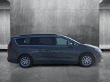 Used 2022 Chrysler Pacifica Touring-L image 4