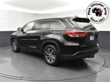 Used 2017 Toyota Highlander XLE image 4