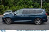Used 2022 Chrysler Pacifica Limited image 3