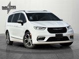 New 2025 Chrysler Pacifica Pinnacle image 2