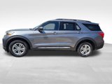 Used 2022 Ford Explorer XLT image 3