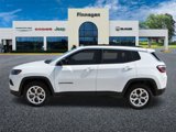 Used 2025 Jeep Compass Latitude image 4