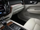 Used 2021 Volvo XC60 T6 Momentum w/ Premium Package image 6