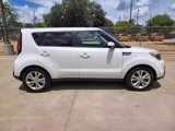 Used 2016 Kia Soul + image 3