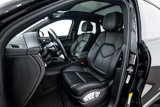 Certified 2021 Porsche Macan image 5