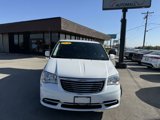 Used 2016 Chrysler Town & Country Touring image 2