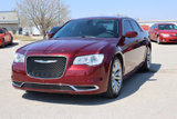 Used 2018 Chrysler 300 Touring L image 4