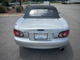 Used 2004 MAZDA MX-5 Miata w/ Convenience Pkg image 5