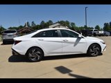 New 2025 Hyundai Elantra SEL image 2