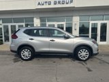 Used 2017 Nissan Rogue S image 2