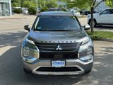 Used 2023 Mitsubishi Outlander SE image 2