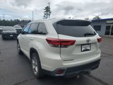 Used 2017 Toyota Highlander Limited image 4